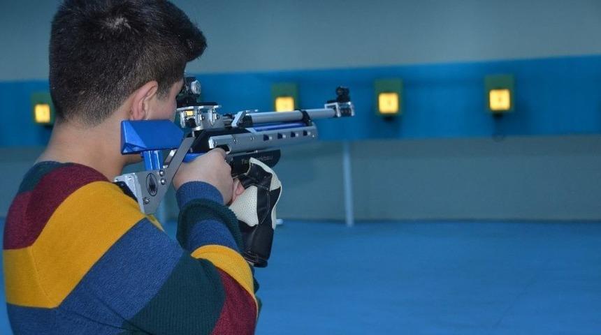 Hedefleri Vurup Kupaları Kaptılar