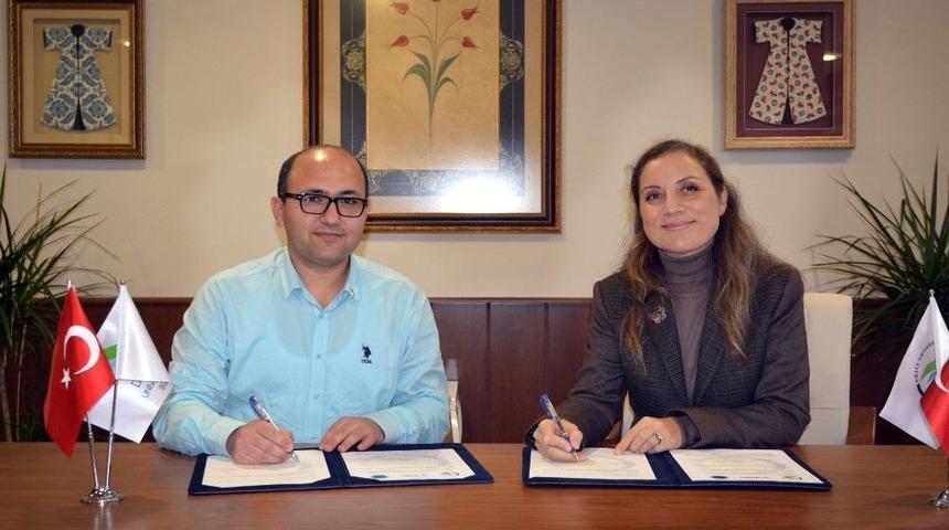 D&uuml;zce &Uuml;niversitesi İhtisaslaşma Alanındaki İşbirliklerine Hızla Devam Ediyor