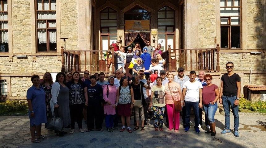 Engellilere Ve Ailelerine &ldquo;şirince K&ouml;y&uuml;&rdquo; S&uuml;rprizi