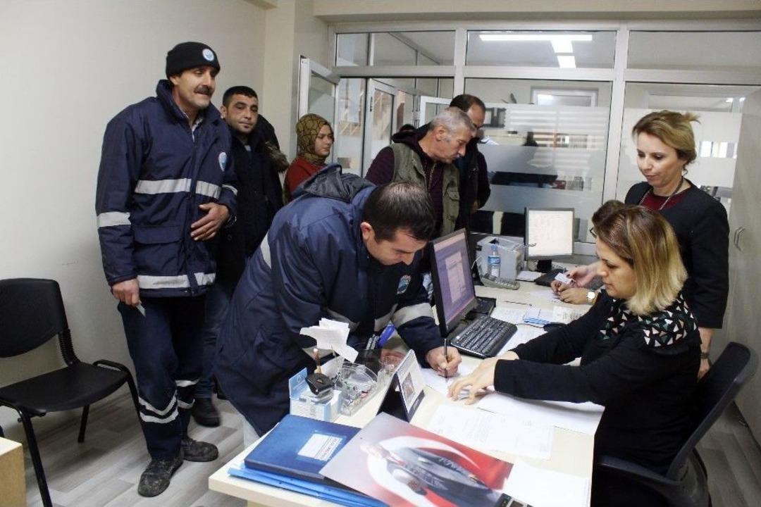 Taşeron İş&ccedil;iler Kadro Kuyruğunda