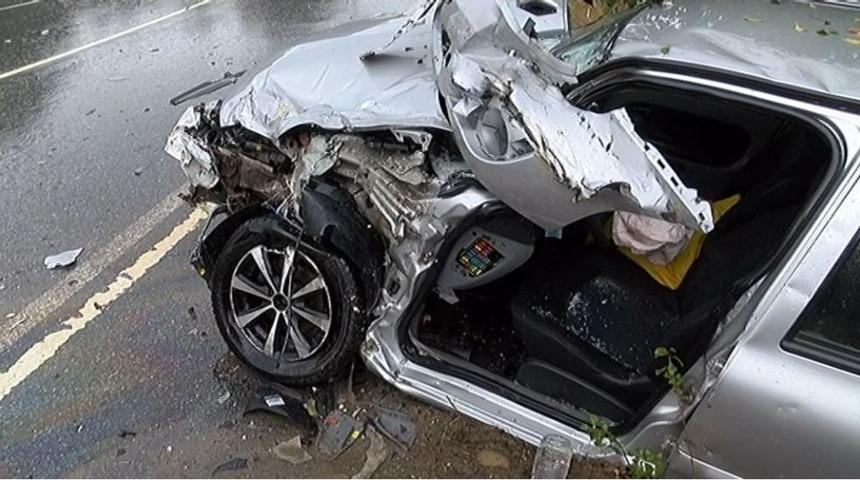 (&ouml;zel Haber) Sarıyer Belediyesine Bağlı &Ccedil;alışan Hafriyat Kamyonu Otomobille &Ccedil;arpıştı