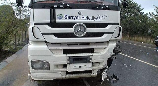 (özel Haber) Sarıyer Belediyesine Bağlı Çalışan Hafriyat Kamyonu Otomobille Çarpıştı