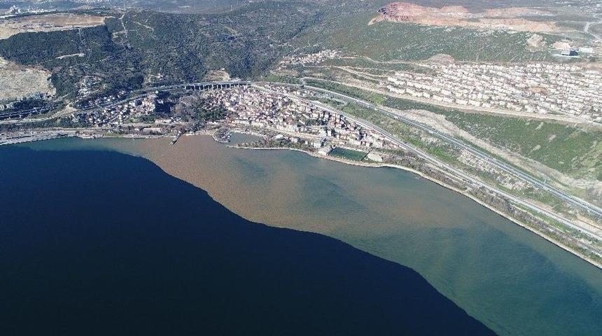 (&ouml;zel) Kocaeli K&ouml;rfezi İki Renk Oldu