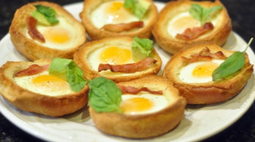 Ekmek Teknesinde Yumurta