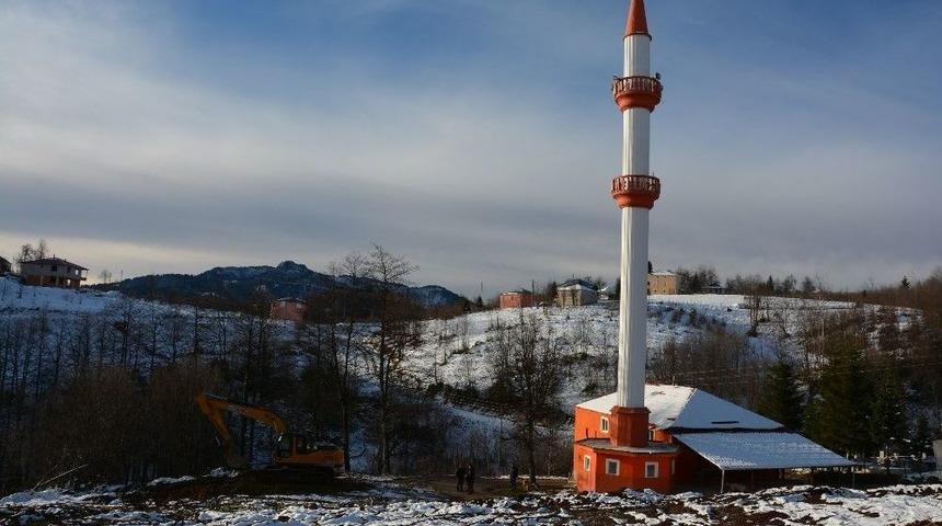 Kabad&uuml;z&rsquo;de Yeni Mezarlık Yeri Ve Cami &Ccedil;evre D&uuml;zenleme &Ccedil;alışmaları