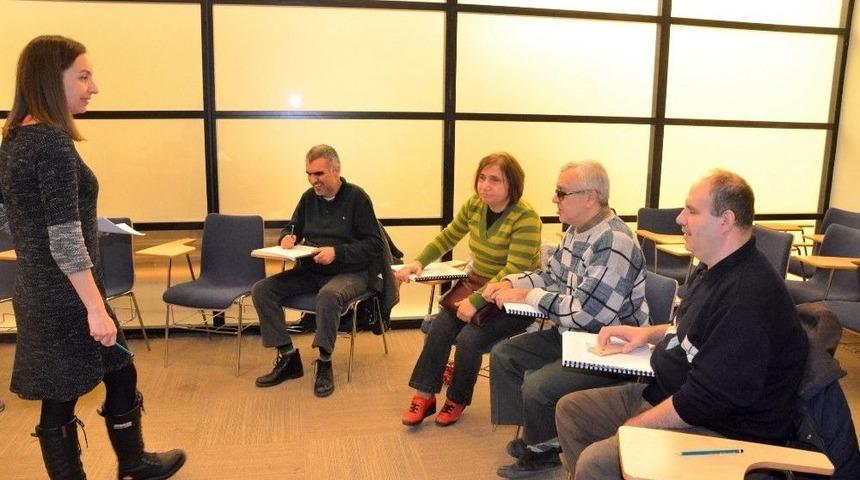 Görme Engelliler Sahneye Hazırlanıyor