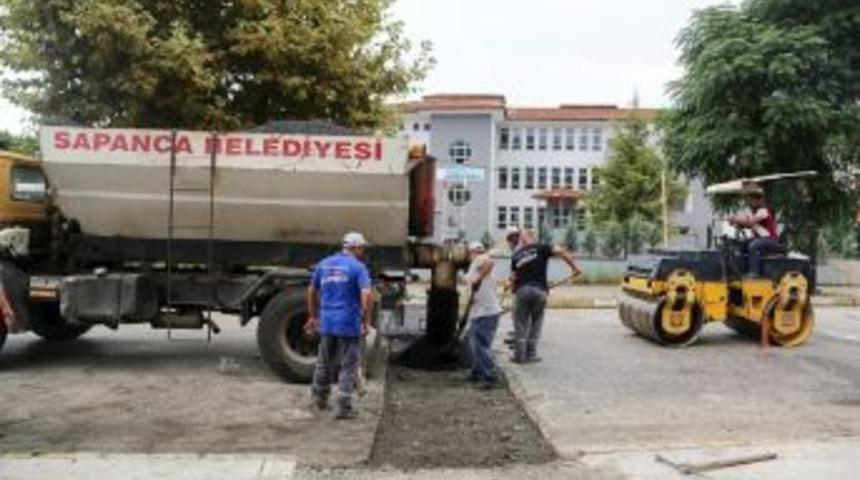 Sapanca’da Cadde Ve Sokaklarda Yama Çalışmaları Sürüyor