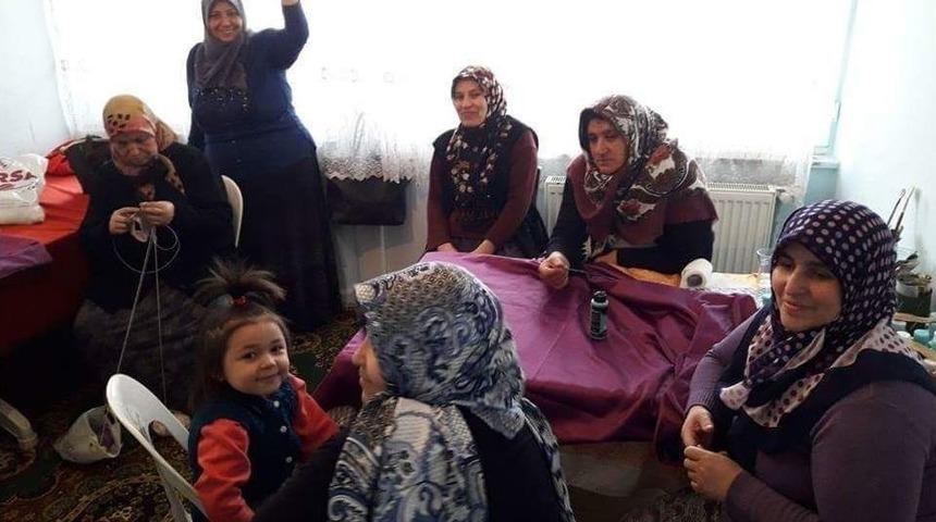 Altıntaş’ta Kumaş Boyama Kursu