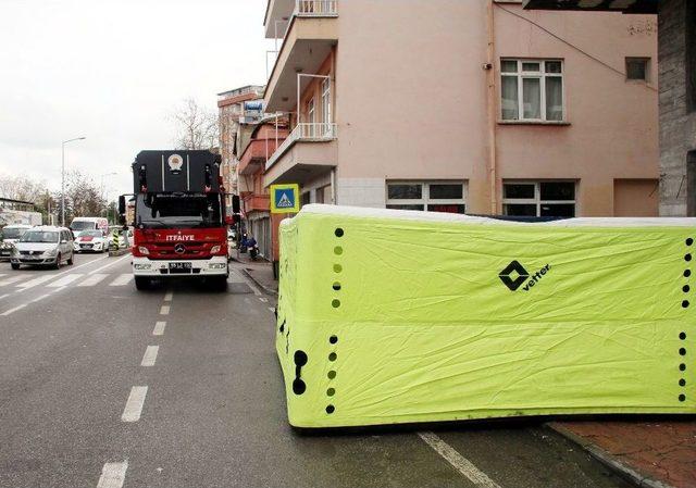 “gazeteciler Gelmezse Atlarım”