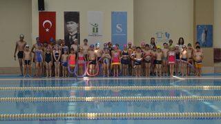 Kırsaldaki Çocukların Havuz Keyfi