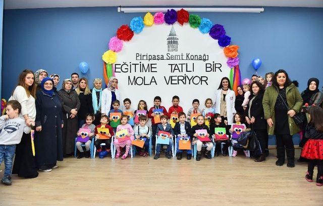 Beyoğlu’nda, 700 Anaokulu Öğrencisi İlk Karnelerini Aldı