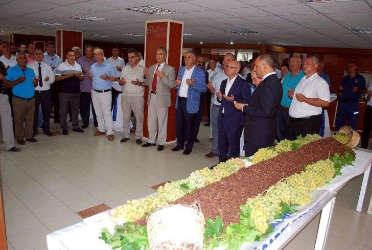 Salihli’de Sezonun İlk Üzümü Kilosu 170 Tl’den Satıldı G2