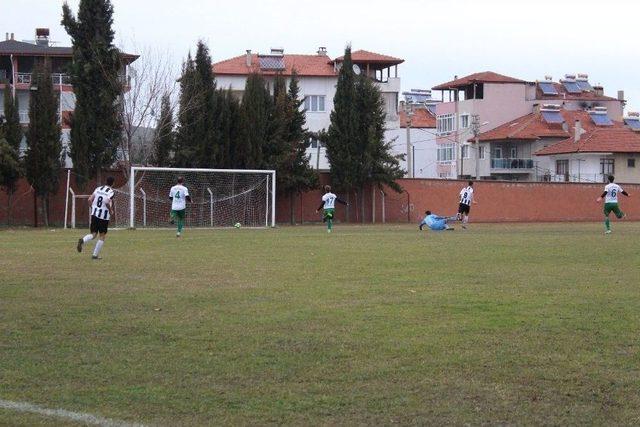 Ülküspor Galibiyetlerine Devam Ediyor