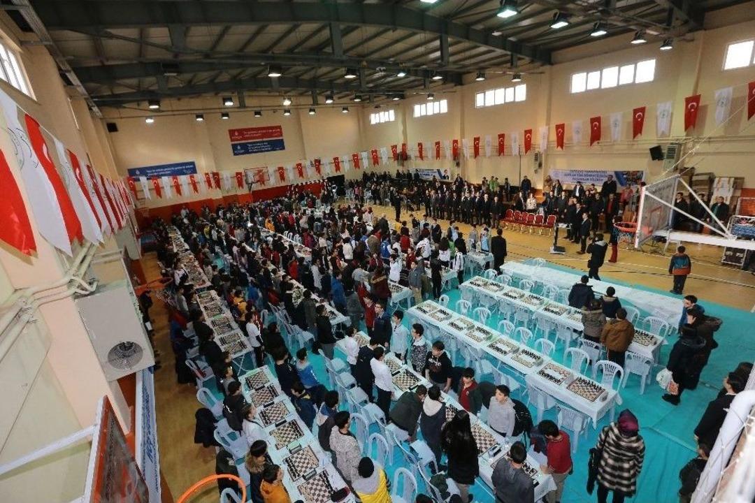 İstanbul Satran&ccedil; Turnuvası Gaziosmanpaşa&rsquo;da Başladı