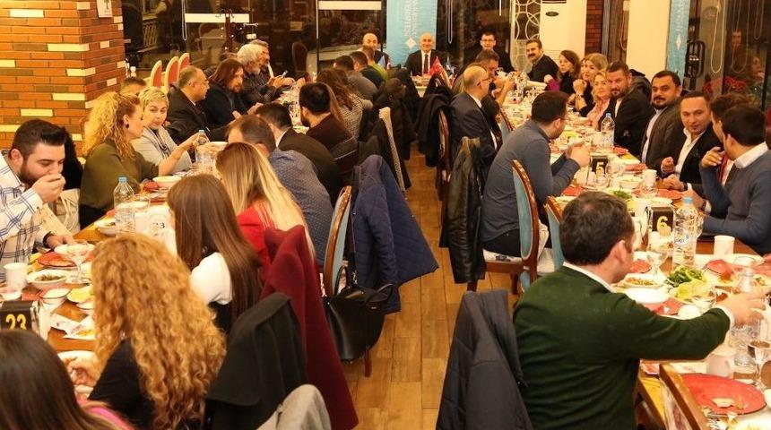 Eğitimciler Akşam Yemeğinde Bir Araya Geldi