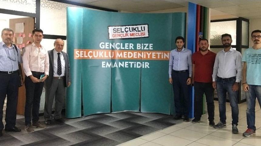 Prof. Dr. Hilmi &Ouml;zden&rsquo;den Başarılı T&uuml;rkmen &Ouml;ğrencilere Seminer