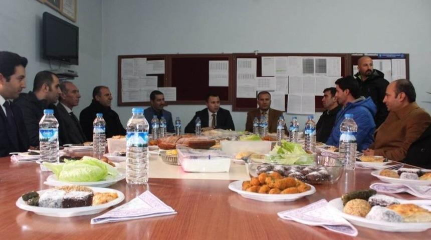 Kaymakam Uzan&rsquo;dan Okul Ziyareti