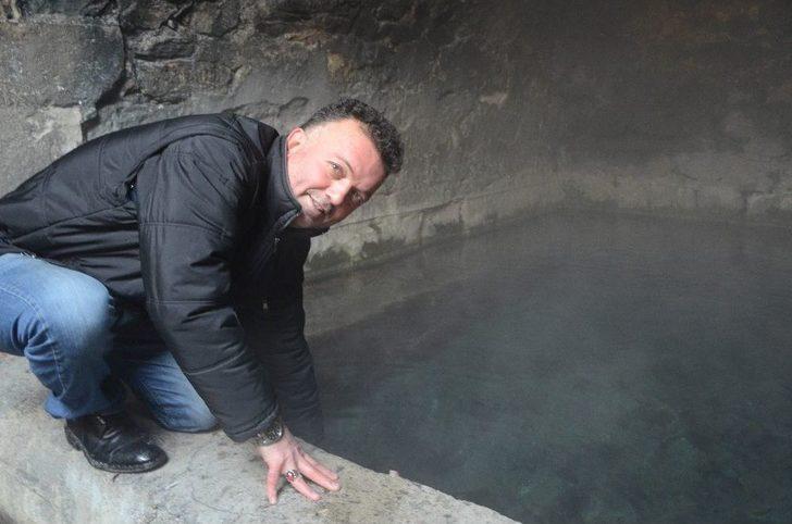 Tarihi "alpanos Hamamı" Kaderine Terk Edildi G2