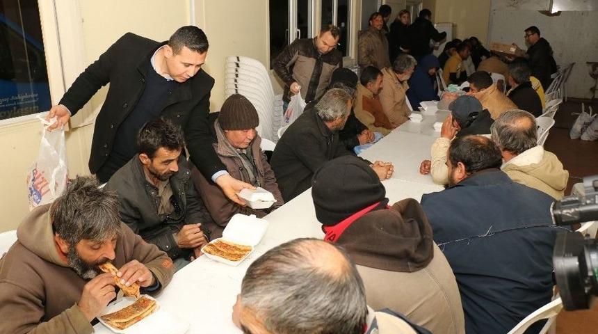 Antalya B&uuml;y&uuml;kşehir Belediyesi Evsizlere Sahip &Ccedil;ıktı