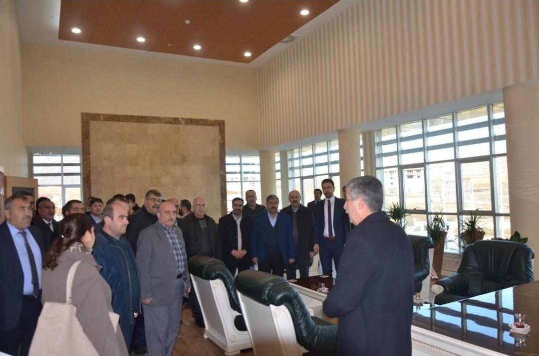 Tatvan Belediye Binası Hizmete A&ccedil;ıldı