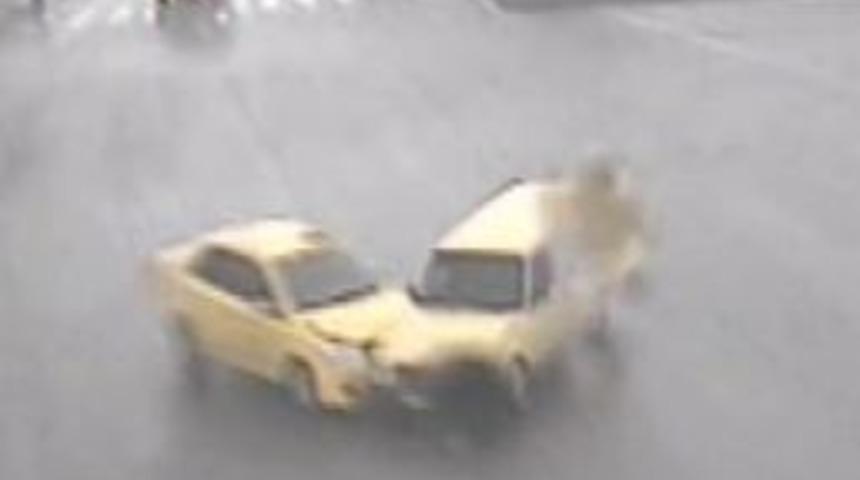 Sivas&rsquo;ta Mobese Kameralarına Yansıyan Kazalar