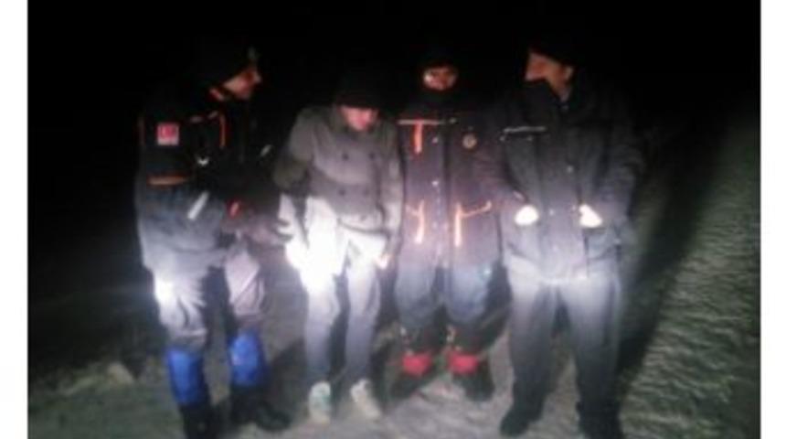 Kar Fırtınasında Aracında Mahsur Kalan Kişi Kurtarıldı