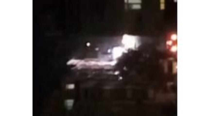 Sultangazi&rsquo;de Patlayan Trafo Adeta Geceyi G&uuml;nd&uuml;ze &Ccedil;evirdi