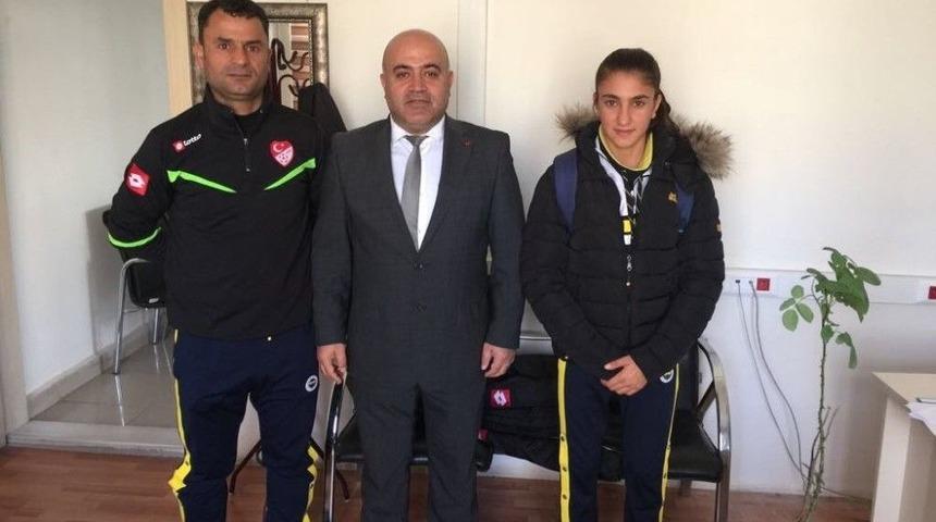 T&uuml;rkiye &Uuml;&ccedil;&uuml;nc&uuml;s&uuml; Altınla &Ouml;d&uuml;llendirildi