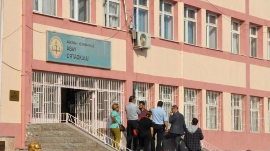 &nbsp;Ankara'da Okula Giren Hırsızlar Kantinde &Ccedil;ikolata Yiyip &Ccedil;ıktı