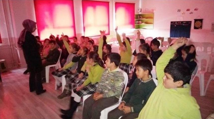 İlkokul Öğrencilerine "bilinçli Teknoloji Kullanımı" Semineri