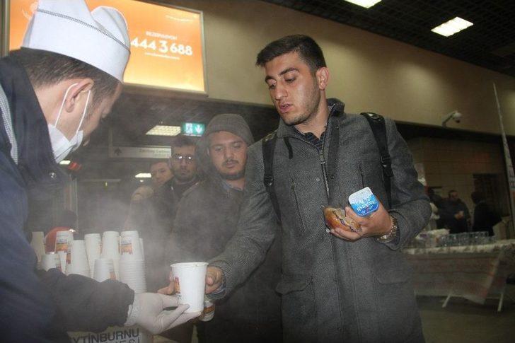 Marmaray Yolcularına Sıcak Çorba Molası G3