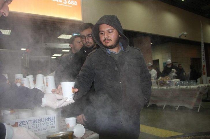 Marmaray Yolcularına Sıcak Çorba Molası G4