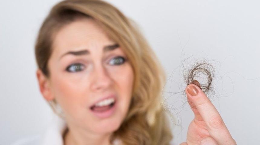 Sınav Ve İş Kaygısı Gen&ccedil;lerin Sa&ccedil;ını D&ouml;k&uuml;yor