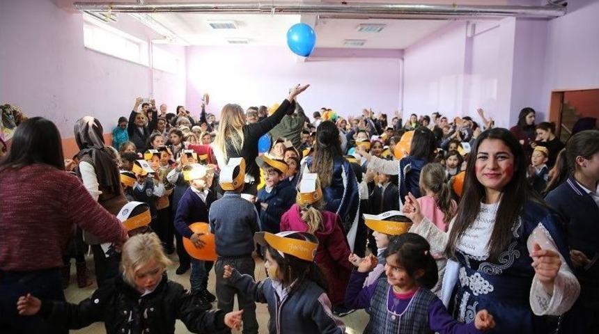 A&uuml; Kul&uuml;pleri Minikleri Sevindirdi