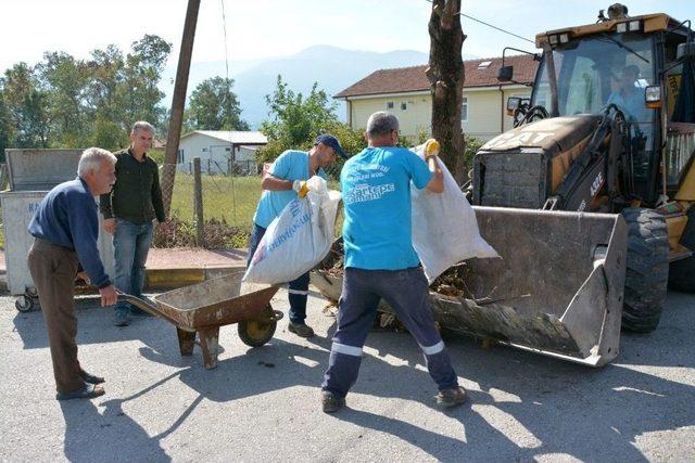 Kartepe’de Molozlar Toplanıyor