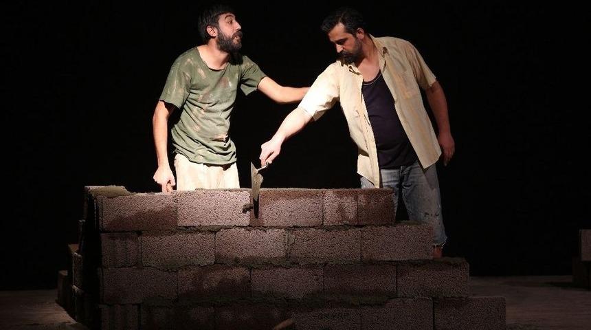 &ldquo;duvar&rdquo; Gaziemir&rsquo;de Sergilendi