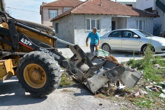 Kartepe’de Molozlar Toplanıyor