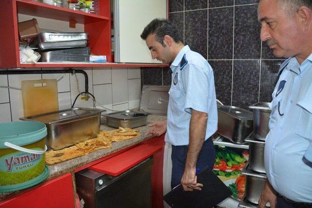 Kartepe Zabıtası Lokantaları Denetledi