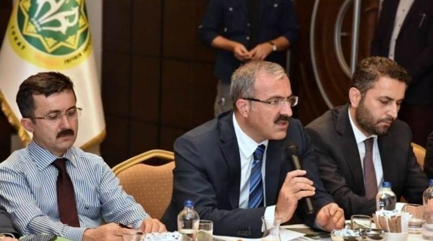 Vali Toraman&rsquo;dan Tarım Sekt&ouml;r&uuml;nde &rsquo;n&uuml;fus&rsquo; Vurgusu