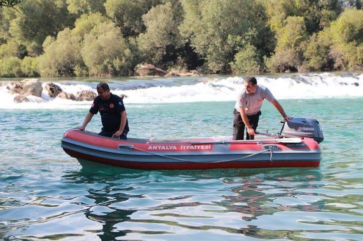 Irmakta Yüzerken Kaybolan Gencin Cesedi Bulundu G1