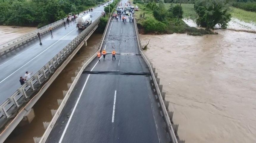 Cumhurbaşkanı Ordu’daki Sel Hakkında Başkan Yılmaz’dan Bilgi Aldı