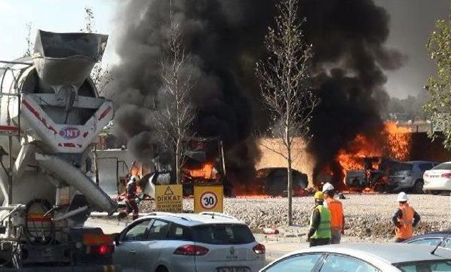 Ankara'da Park Halindeki 6 Araç Alev Alıp Yandı