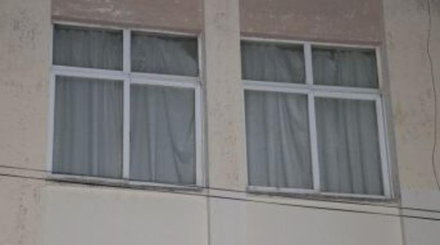 Koku Gelen Eve Giren Polis Yaşlı Adamın Cesediyle Karşılaştı