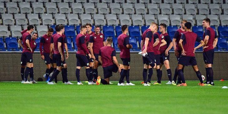 Burnley, Başakşehir Maçı Hazırlıklarını Tamamladı G4