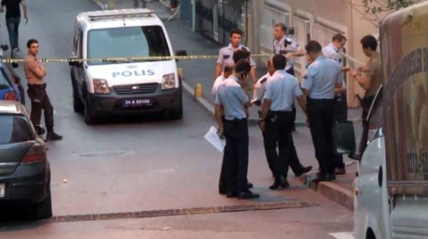 Fatih&rsquo;te Silahlı Kavga: 1 Yaralı