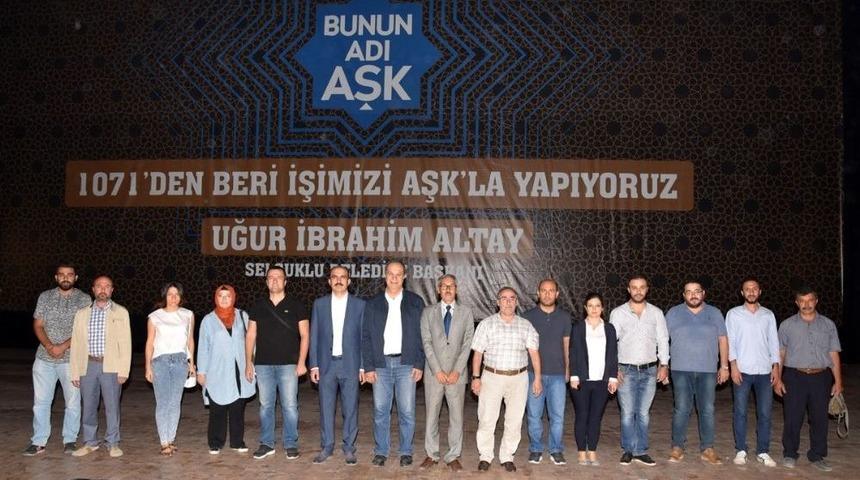 Mimarlar Sel&ccedil;uklu Kongre Merkezini Gezdi