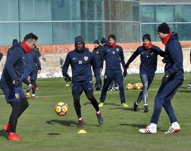 Kayserispor Galatasaray’a Bileniyor