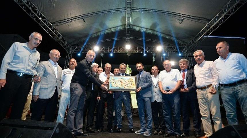 Başkan Uysal, Y&ouml;reler Renkler Festivali&rsquo;nde