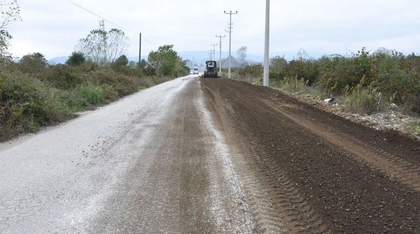 D&uuml;zce&rsquo;de Yol Genişletme &Ccedil;alışmaları S&uuml;r&uuml;yor