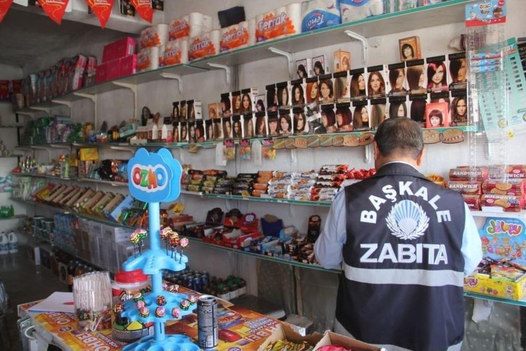 Başkale&rsquo;de Bakkallar Ve Marketler Denetlendi